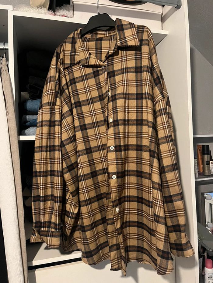 Chemise à carreaux