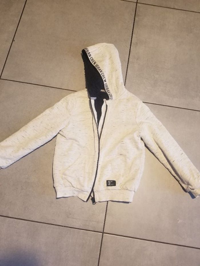 Veste a capuche molletonnee