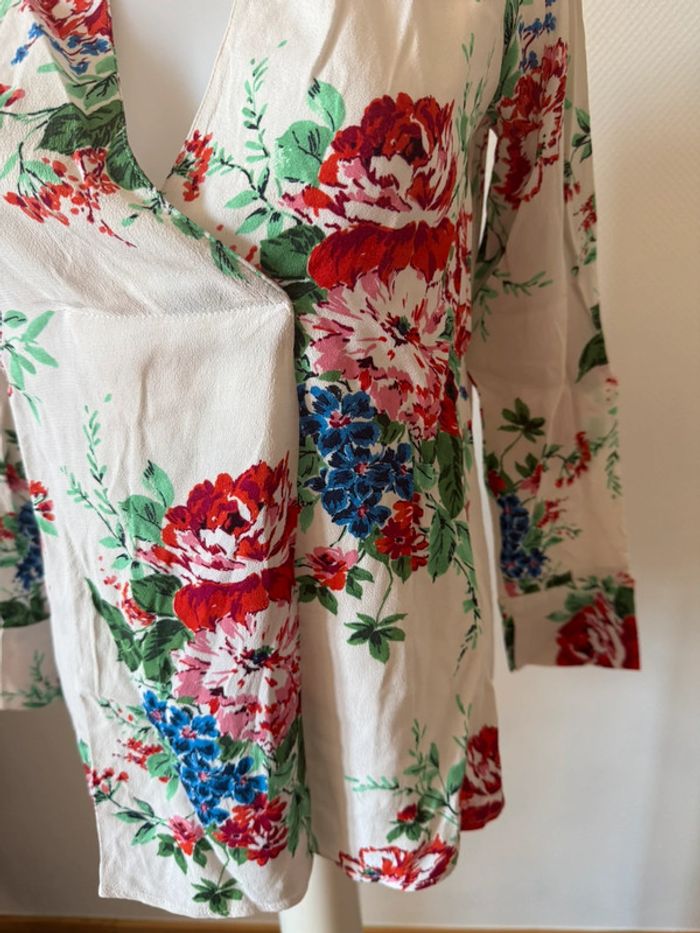 Blouse blanche à fleur en très bon état taille S Zara - photo numéro 4