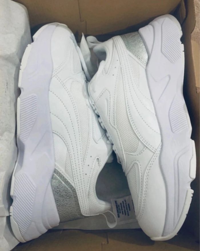 Baskets femme blanc argenté pas de envois avec vinted go 🍭🍭 - photo numéro 2