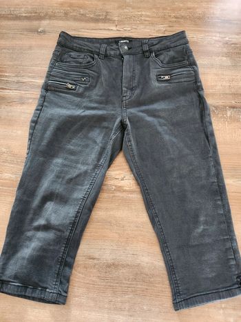 Pantacourt bermuda short noir liberté taille 38 en excellent état avec elasthane