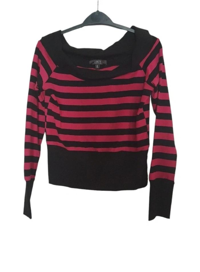 Pull femme ou ado
Taille L
De marque Jennyfer