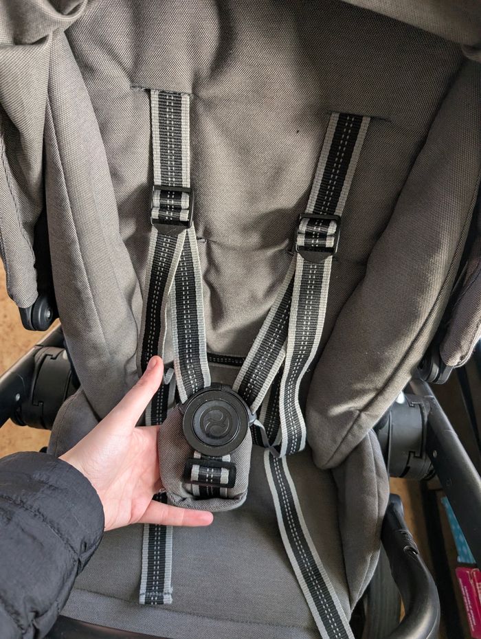 🖤 Poussette Cybex Balios S  ( nacelle + landau ) Couleur gris foncé / noir  – Bon état - photo numéro 2