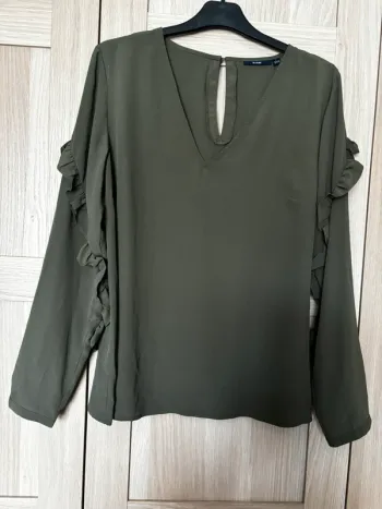 Blouse kaki volants KIABI t.l