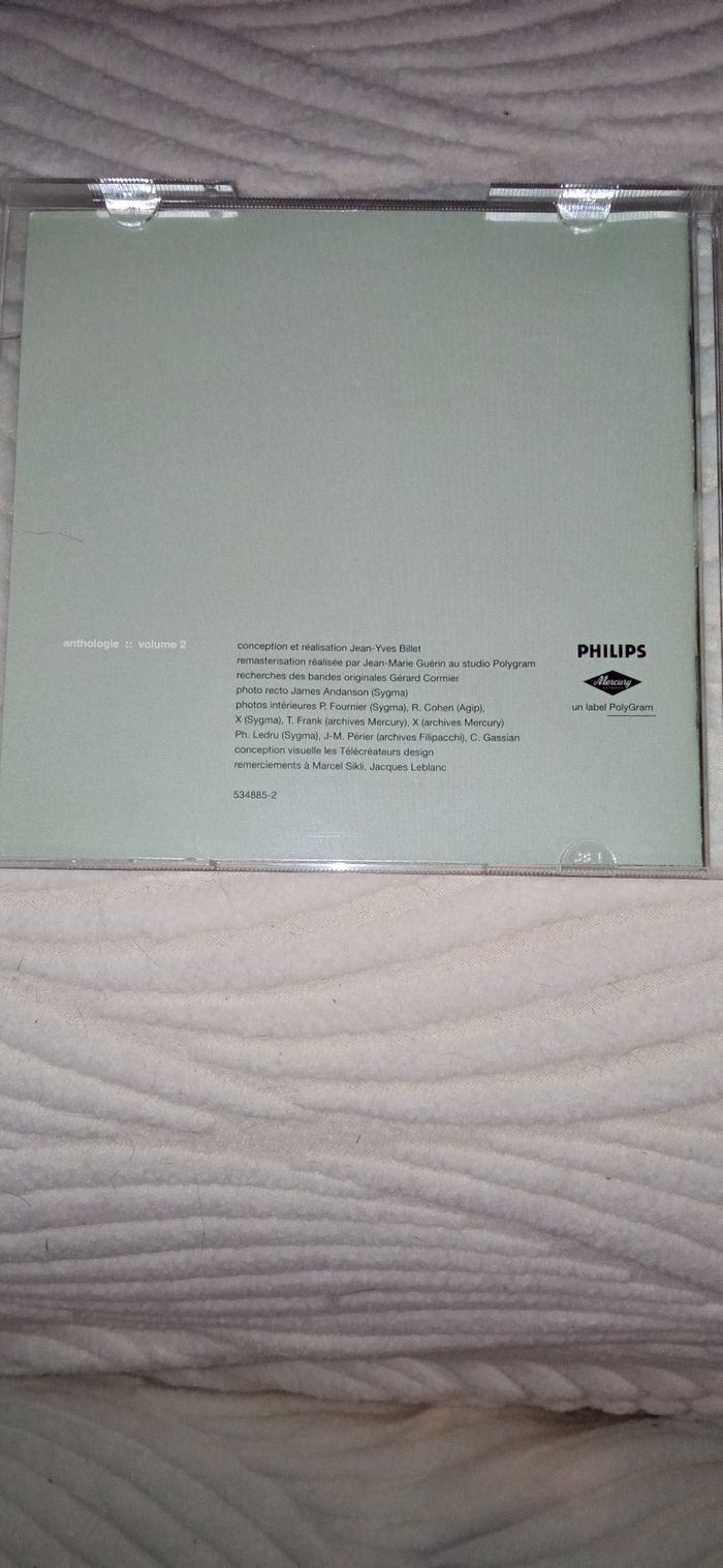 double  CD  johnny Hallyday ni - photo numéro 10