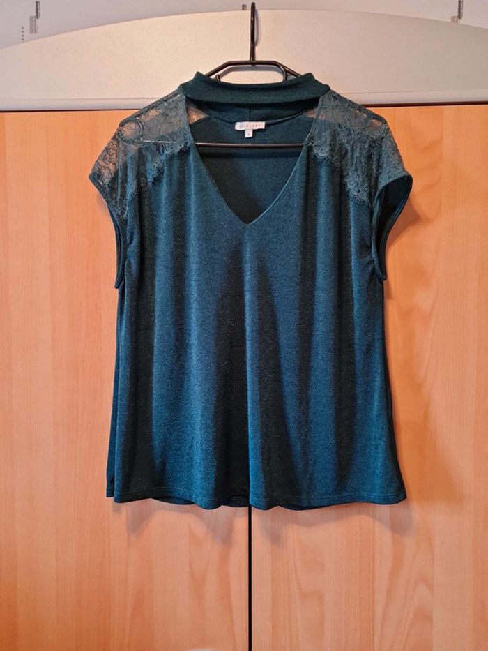 Tee shirt