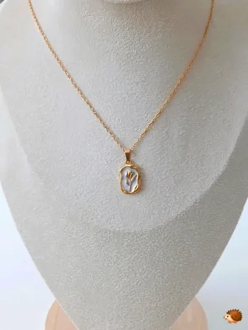 Collier doré pendentif fleur rose & blanc – style vintage