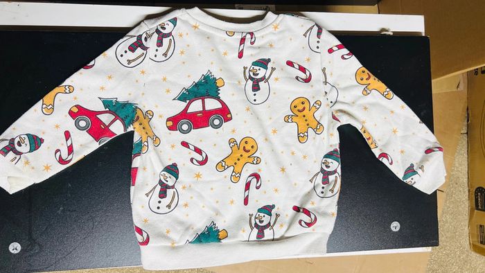 Pull de Noël Primark 2ans - photo numéro 3
