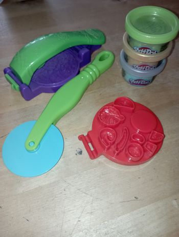 Lot de pâtes a modeler