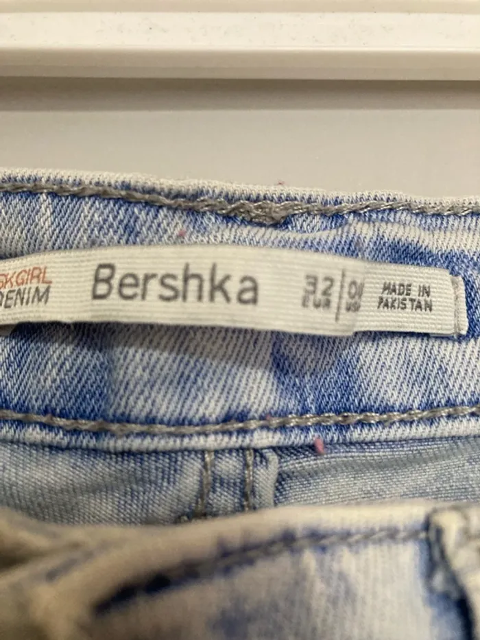 Short en jean Bershka XXS / 32 – effet usé vintage – très court - photo numéro 7