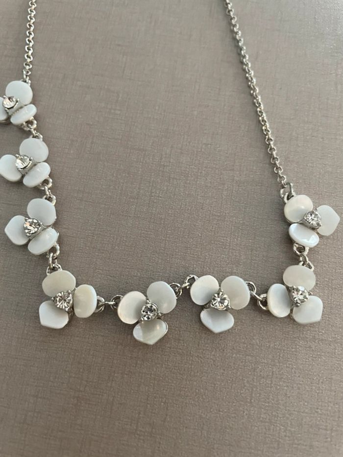 Collier fleurs nacré - photo numéro 2