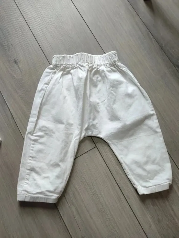 Sarouel blanc très bon état 9 mois mixte