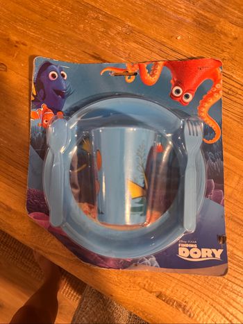 Lot assiettes couverts bébé enfant Disney nemo