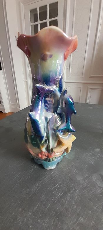 Petit vase dauphin