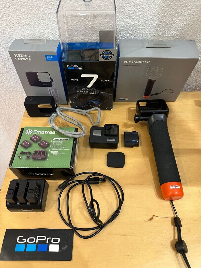 Caméra d'action GoPro HERO 7 Black 4K avec grand pack d'accessoires