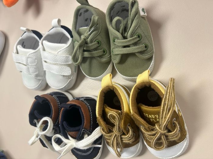 Lot chaussures bébé - photo numéro 2