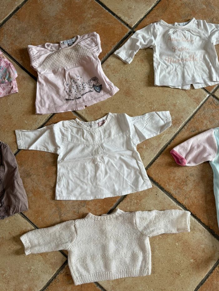 Lot 7 vêtements 1 mois fille - photo numéro 3