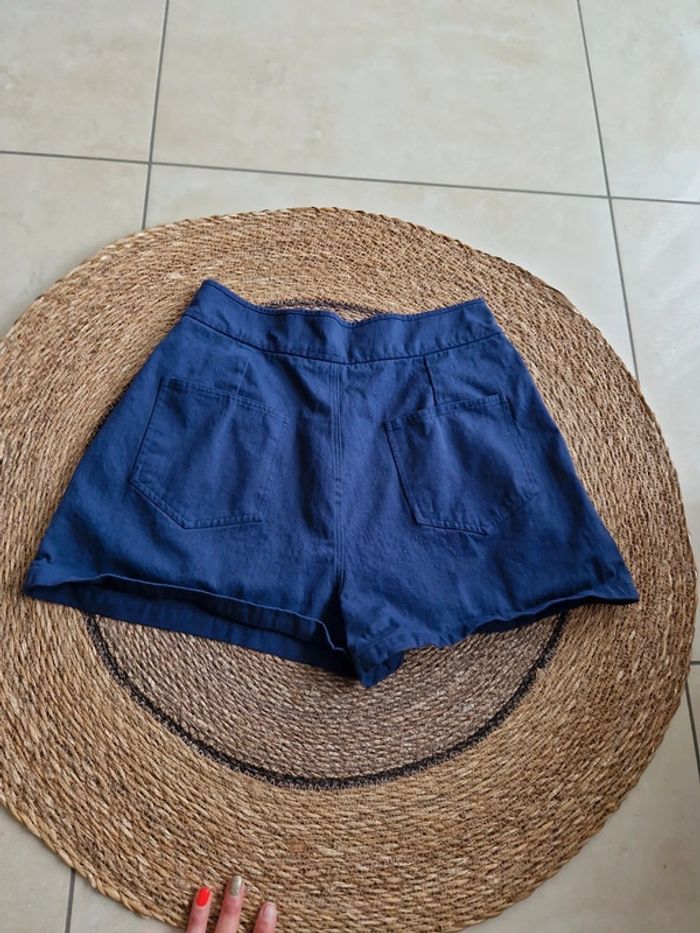 Joli short taille haute Monoprix taille 40 - photo numéro 2