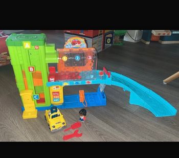 Garage Little people