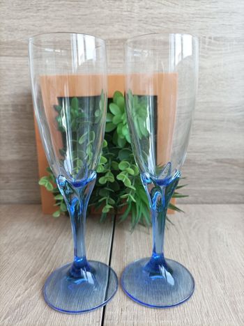 Lot 2 verres à pied