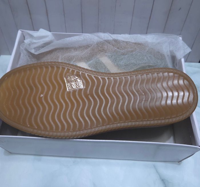 Baskets en toile Kaki et Beige - Style Rétro - Neuves - Taille 38 - photo numéro 7