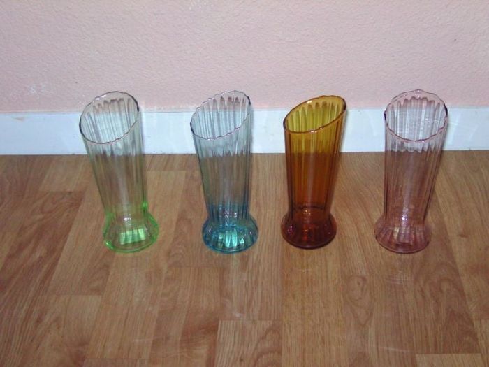 Petit vase translucide diverses couleurs NEUF