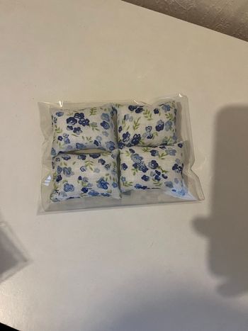 Lot 4 coussins pour barbie Neuf