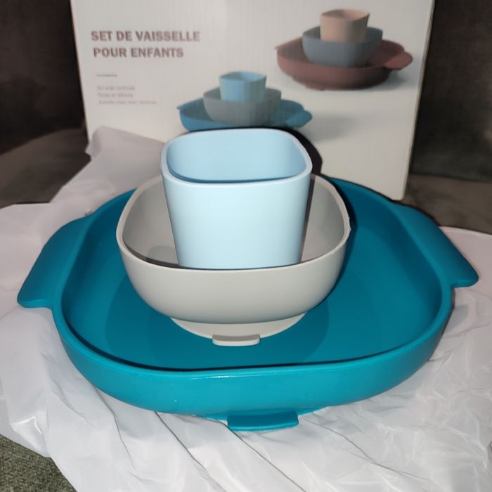Coffret vaisselle enfants a venteuse - photo numéro 2