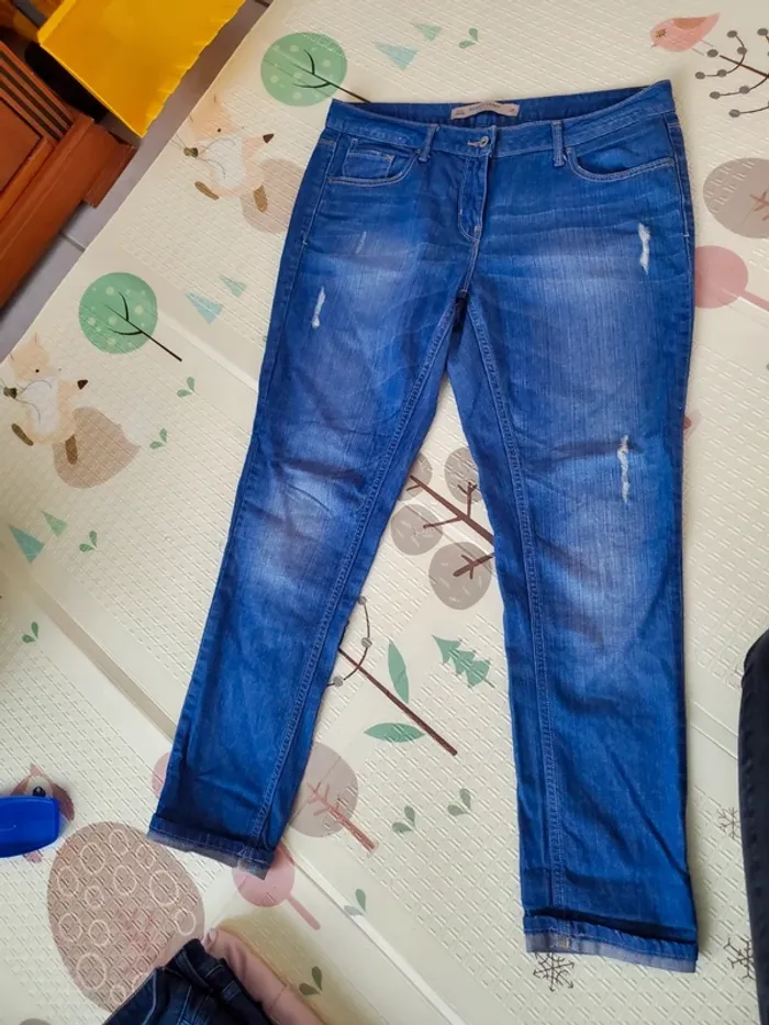 Jean next 12Regular effet troué 40/42