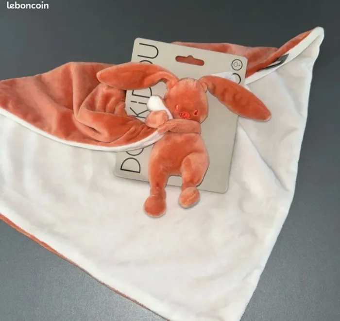 Doudou plat Couverture Lapin Lapidou Corail Orange Blanc Doukidou Neuf - photo numéro 2