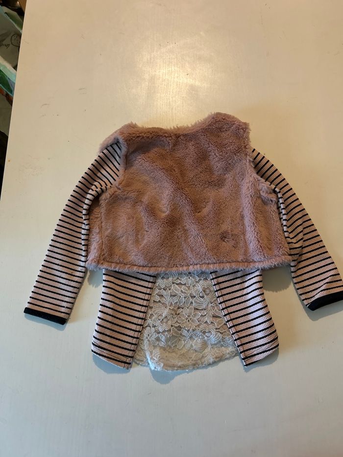 Vend ensemble haut fille 3 ans - photo numéro 4