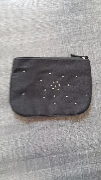 Pochette noire