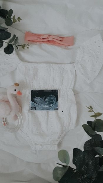 Barboteuse en broderie (6mois) très bon état