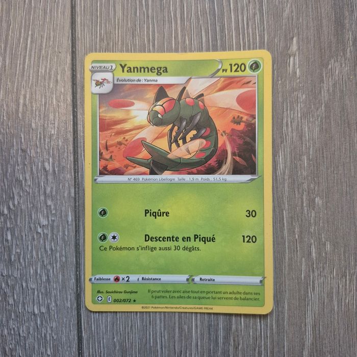 Carte Pokemon Yanmega. Pv 120 - 002/072 - rare - épée et bouclier - Destinées Radieuses