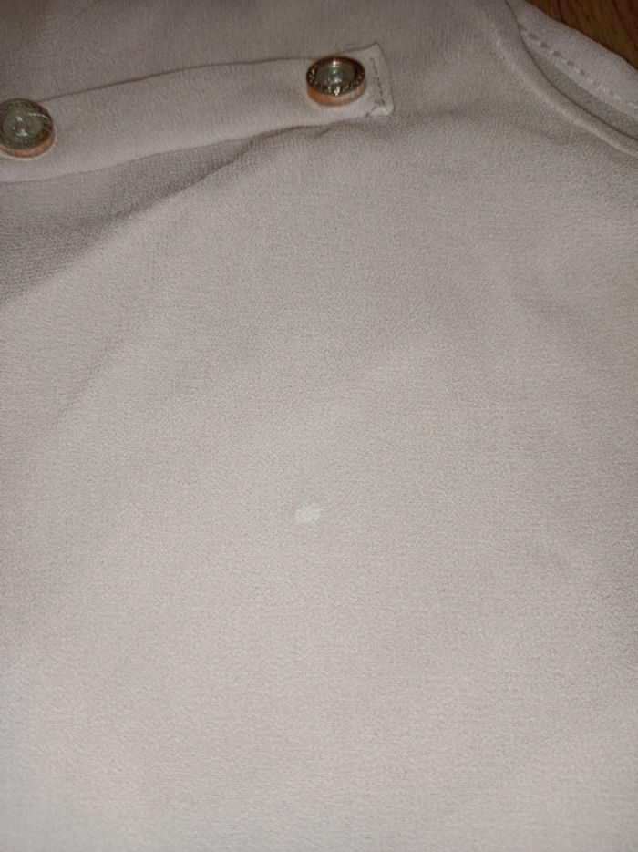 Haut fille rose pâle (rose très clair) en très bon état - photo numéro 2