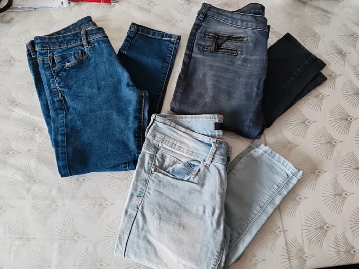 Lot 3 jeans taille 36