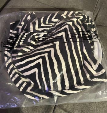 Haut Maillot de bain zébré de marque Freya  taille FR en 100H.
