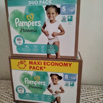 2 cartons de couches Pampers taille 5