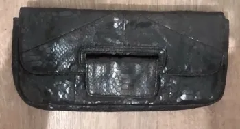 Sac à main pochette Bryan noire grise longueur 15cm en largeur 10cm
