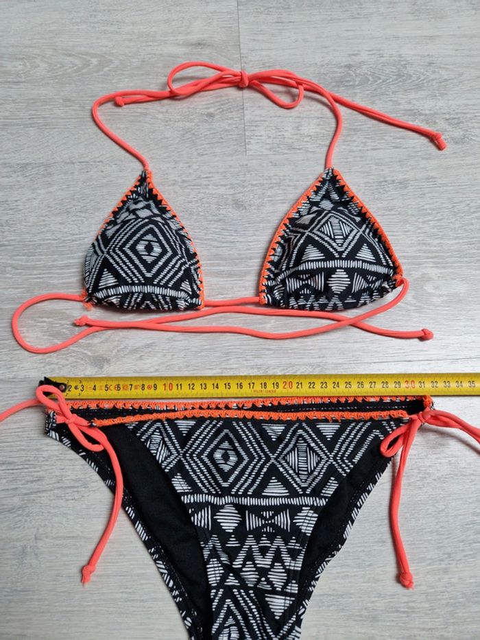Maillot de bain bikini 2 pièces neuf XS Jennyfer graphique noir, blanc et orange/corail - photo numéro 4
