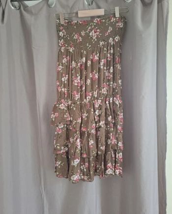 Robe fleurie sans manches taille Unique