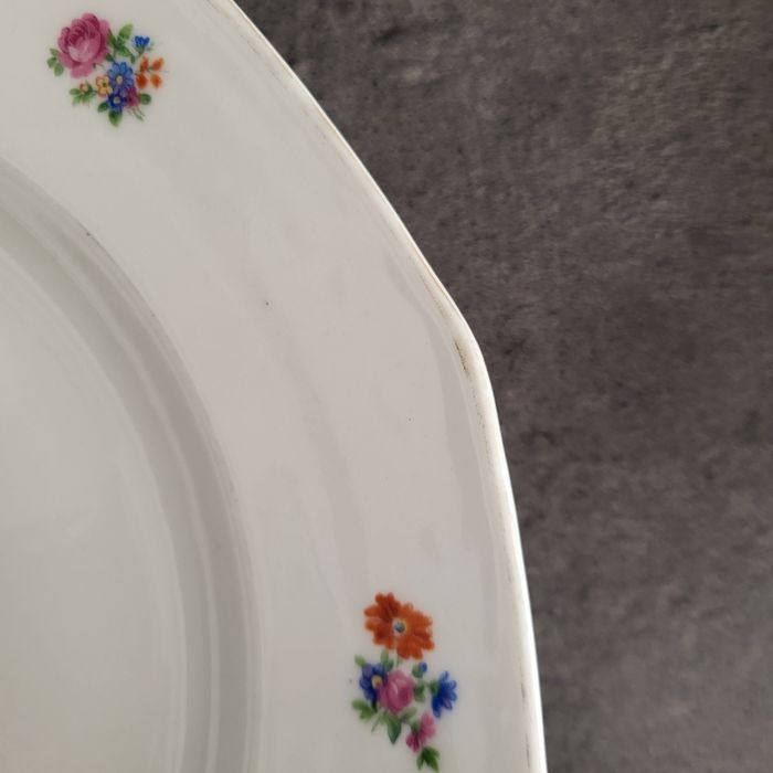 Assiette/plat vintage en porcelaine fleurie CH-R en excellent état - photo numéro 10