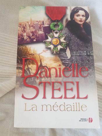 La médaille  de Danielle STEEL