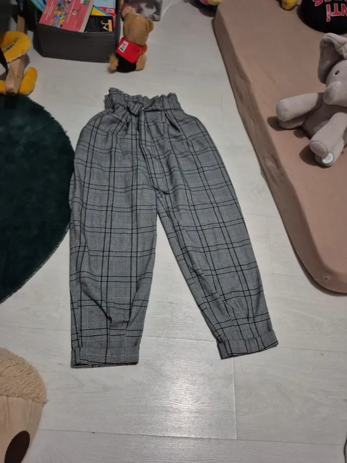 Pantalon à carreaux Bershka