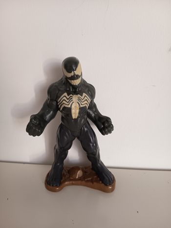 Figurine venom kinder