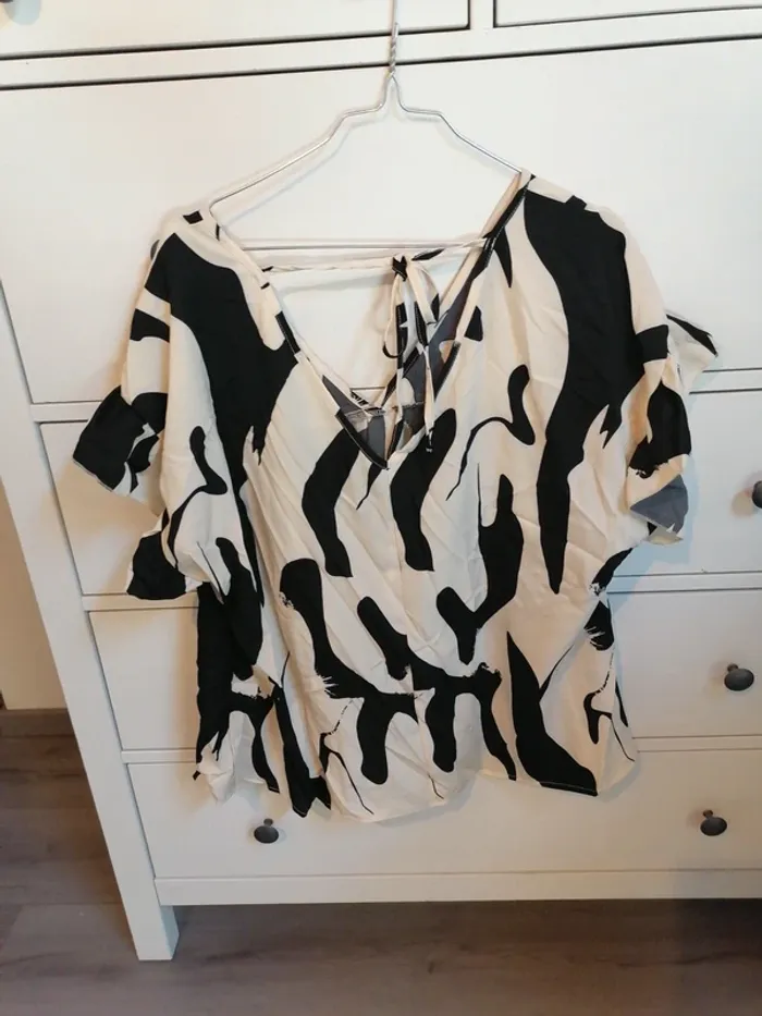 Blouse col v - photo numéro 2