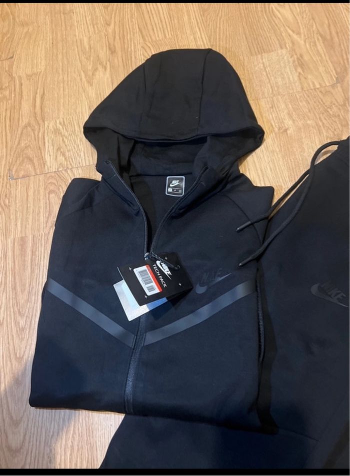 Ensemble Nike Tech - photo numéro 3