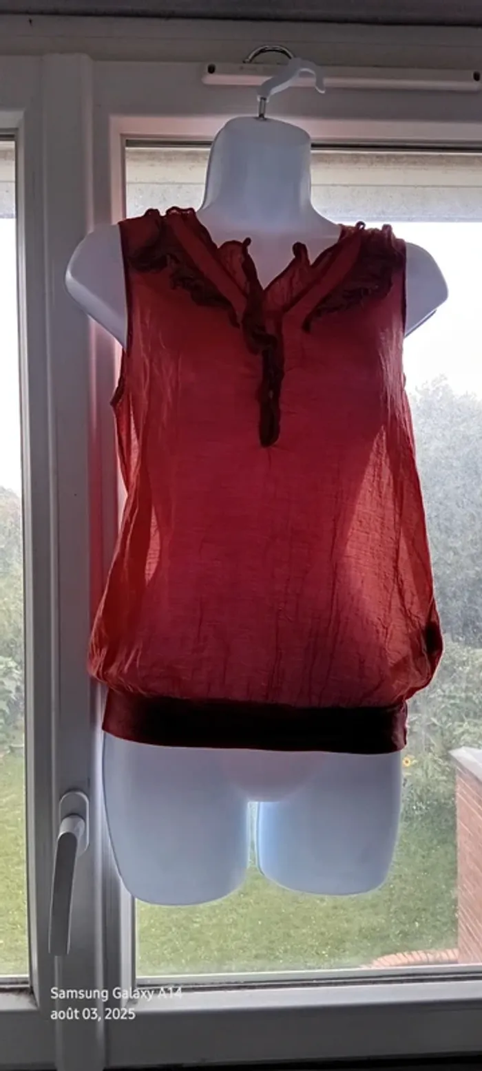 Blouse sans manches col avec boutons et volants avec soie corail femme - photo numéro 8