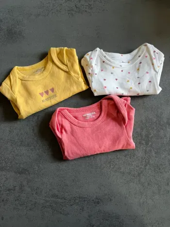 Lot 3 bodys 1 mois manches longues