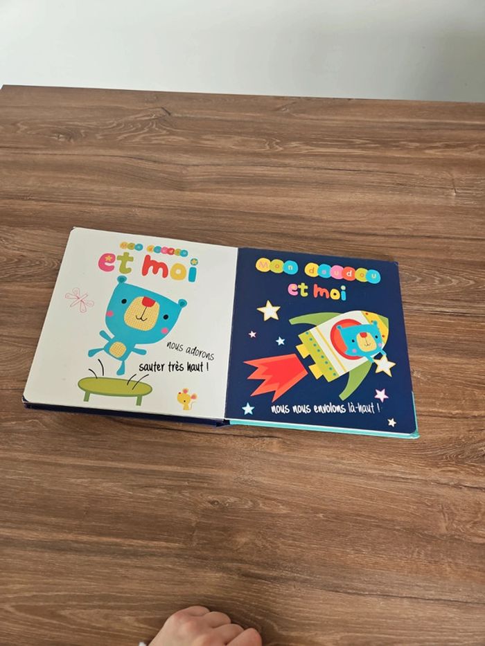 Livre mon doudou et moi avec un vrai doudou - photo numéro 3